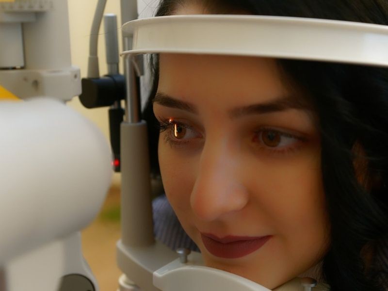 Saúde ocular dos idosos: Saiba mais sobre o “envelhecimento do fundo do olho”, isto é, sobre a degeneração macular relacionada à idade (DMRI).